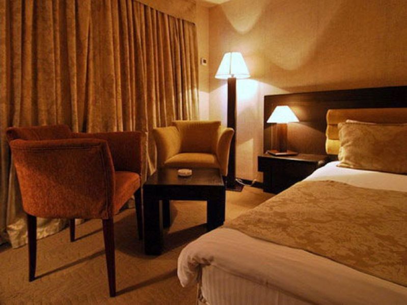 Le Grande Plaza Hotel Tasjkent Eksteriør bilde